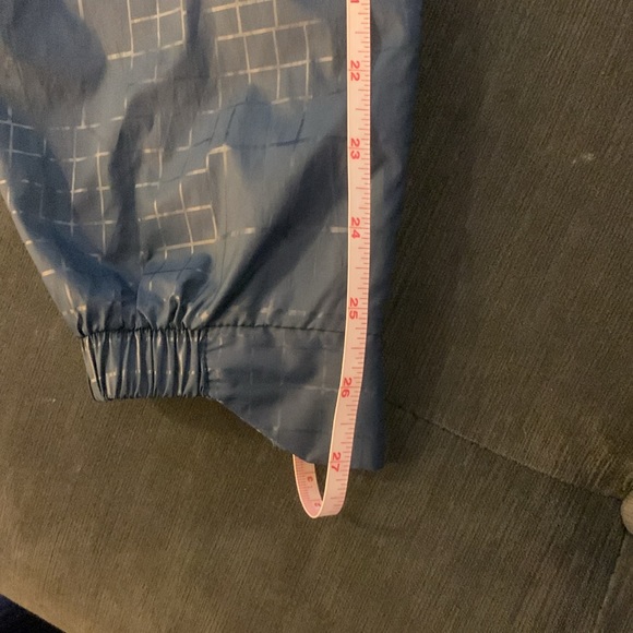 Gently used Nike windbreaker with hood - Size 2XL - Picture 12 of 12